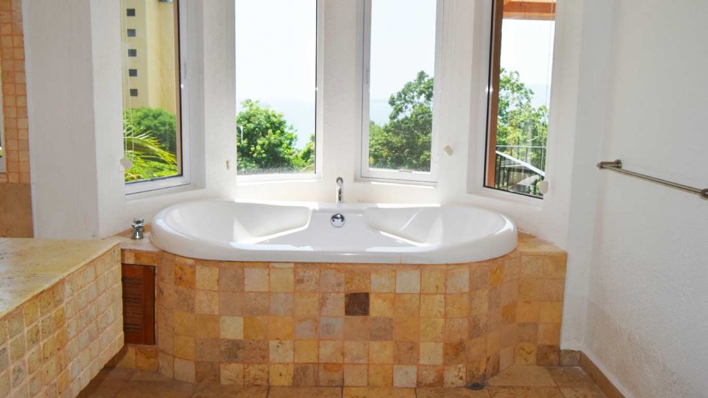 jacuzi